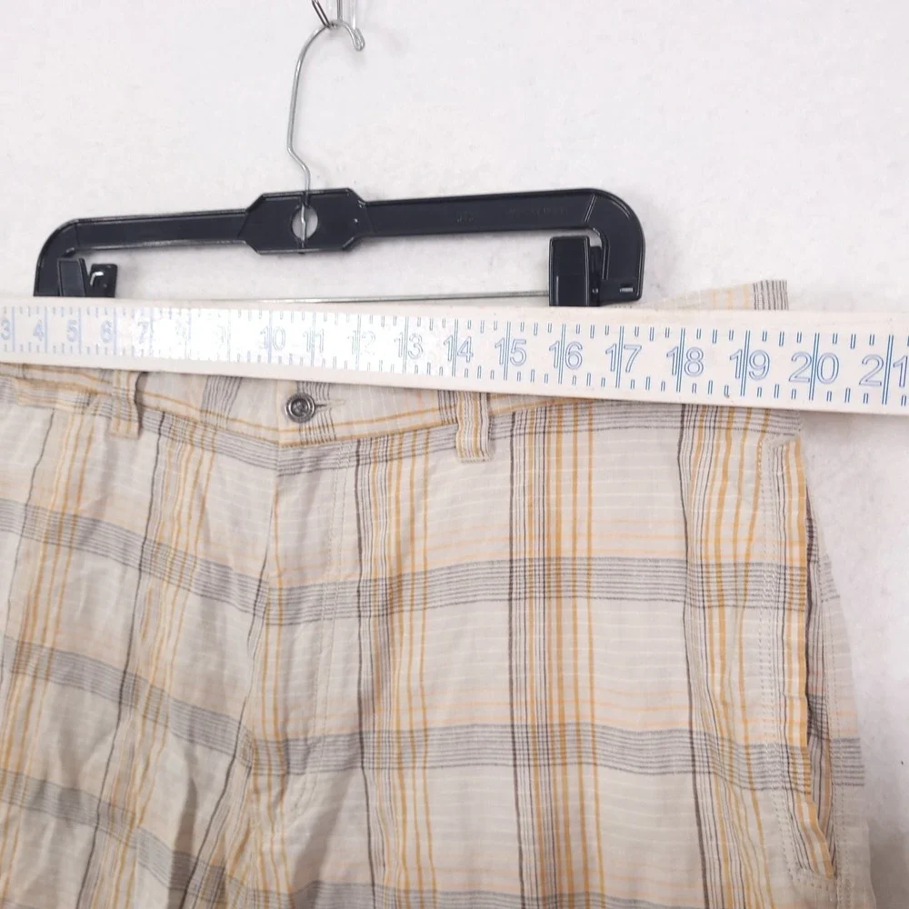 Tommy Bahama Linen Silk Shorts Size 38 Plaid Beach Resortwear Vocation Travel